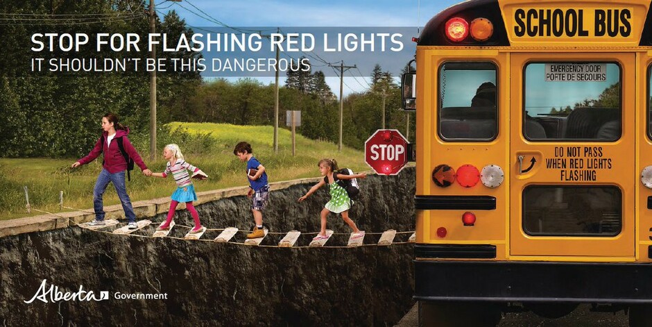 bus graphic that says "stop for flashing red lights"